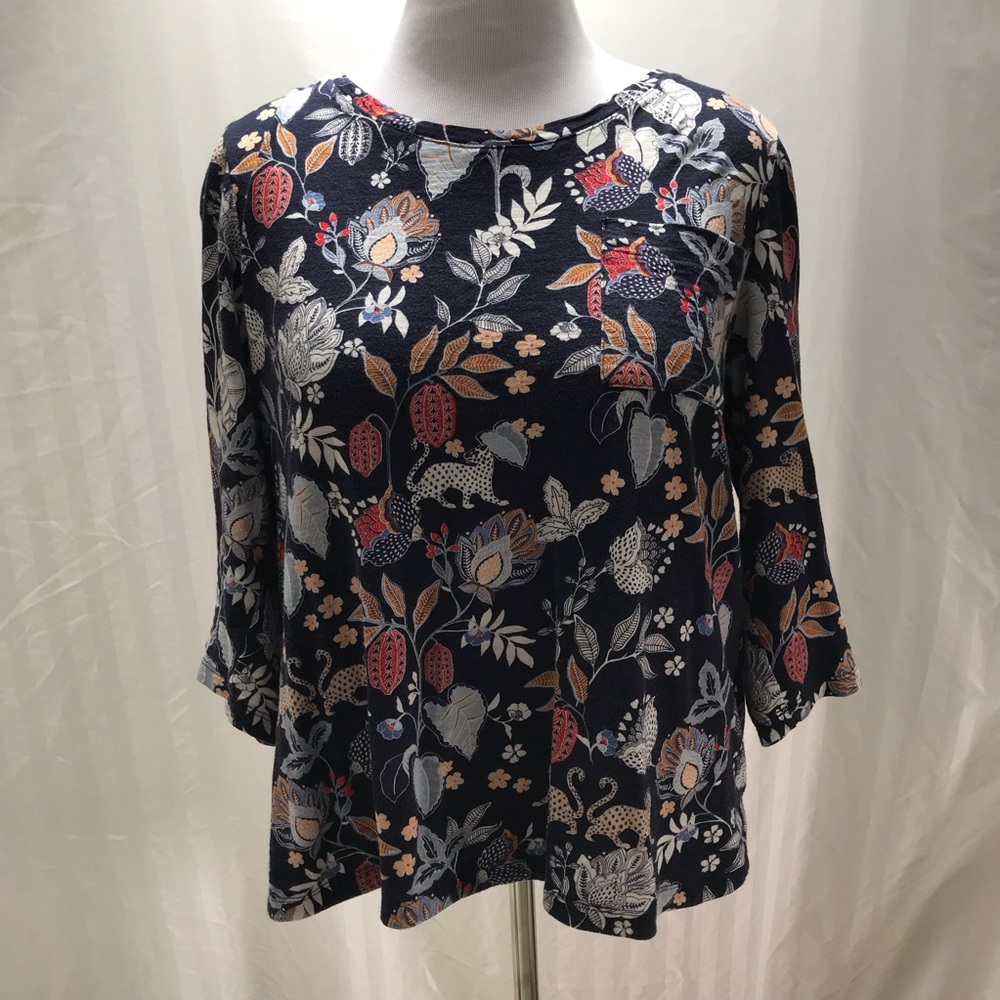 Chico’s long sleeve patterned top size 2/L